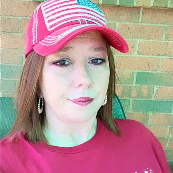 Meet your Posher, Robin - Picture 2 of 2